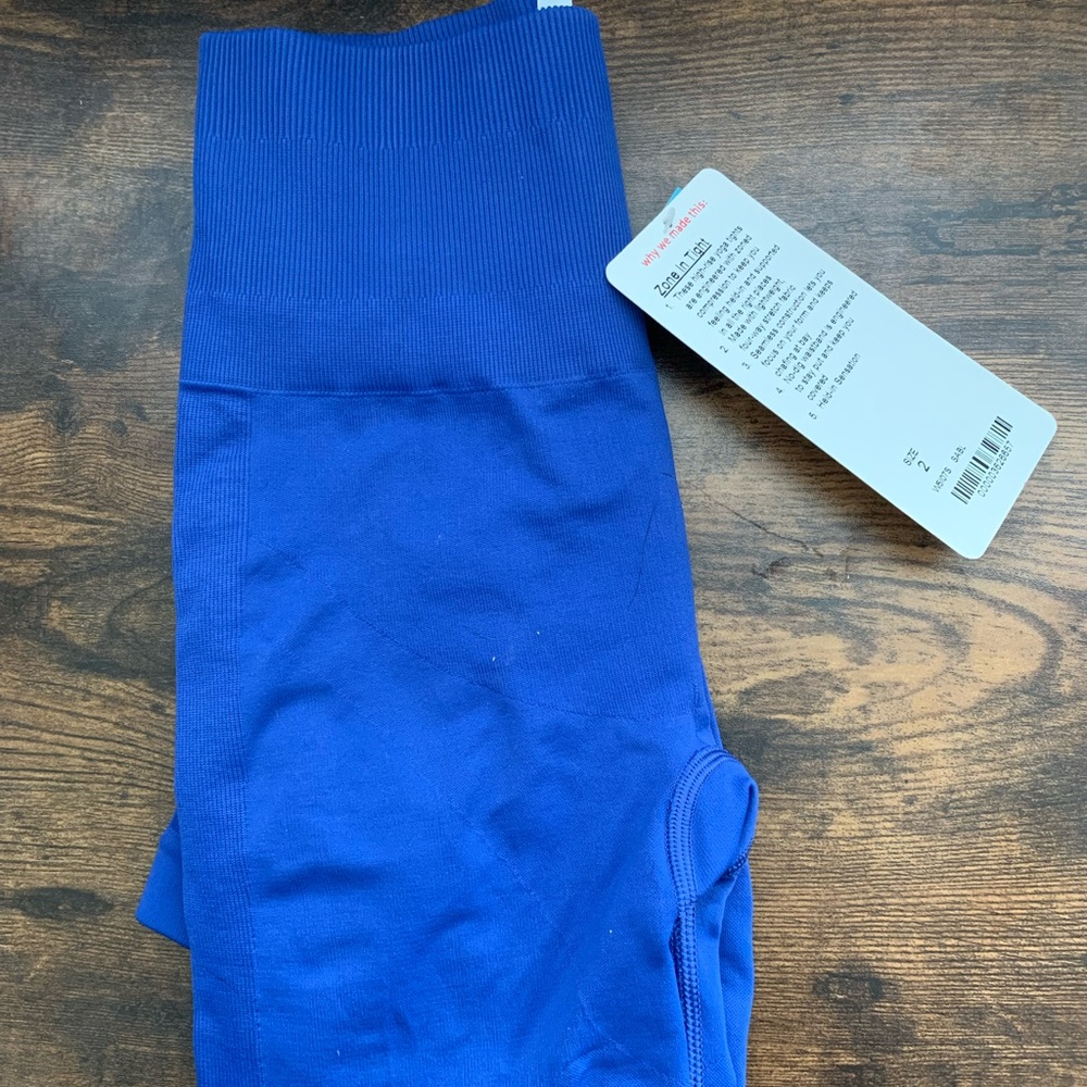LuluLemon Leggings - Zone in Tight - Brand New - Size 2